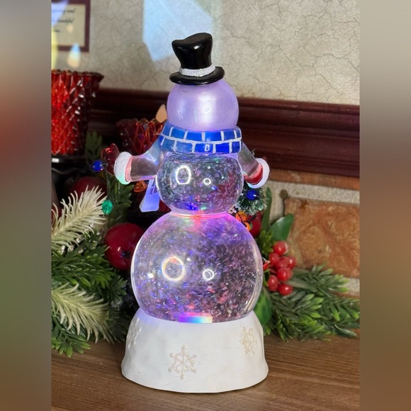 Festive Snowman Color Changing Light Up Snow Globe Christmas Decor - Picture 6 of 11